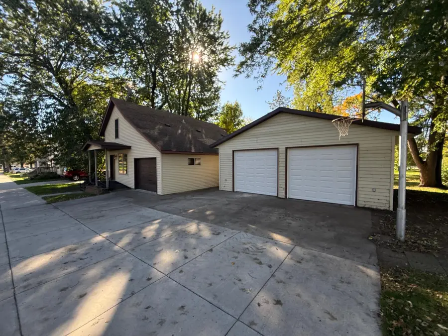 525 Lake Street N, Sauk Centre, MN 56378 - #2