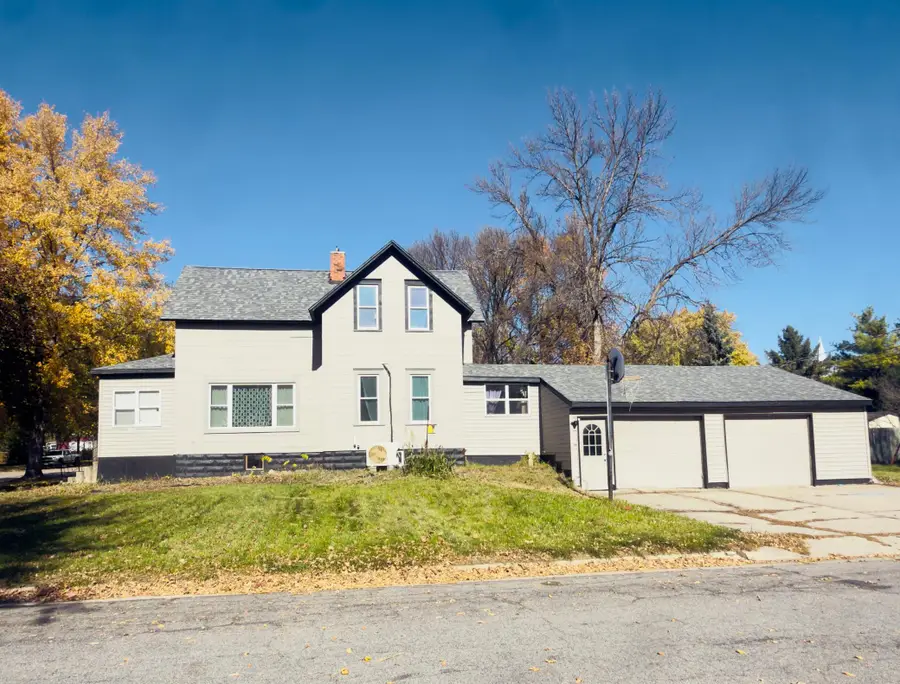 361 S 9th Street, Bird Island, MN 55310 - #3