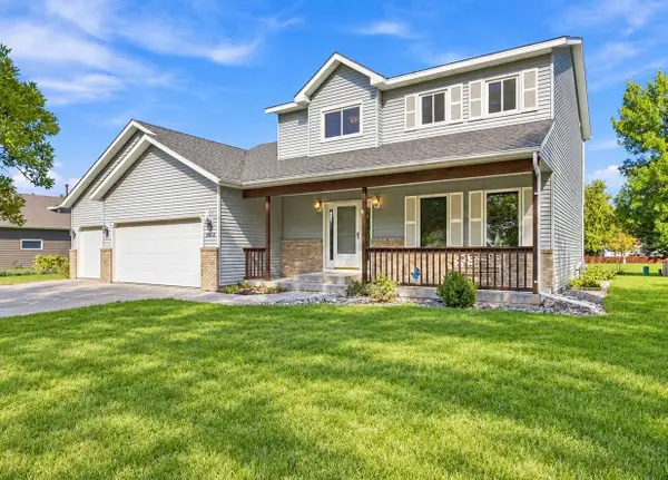 1014 Sommerset Drive, West Fargo, ND 58078