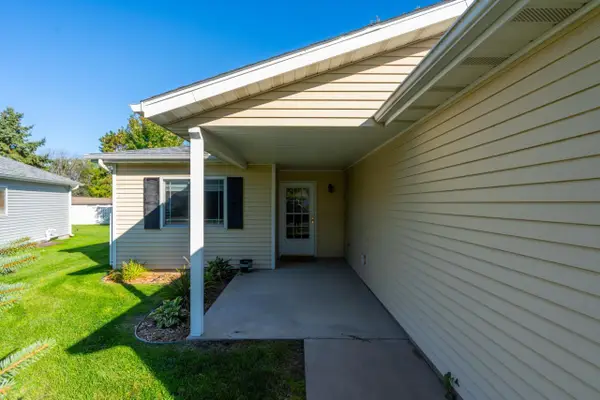 425 Fieldcrest Lane, Sartell, MN 56377