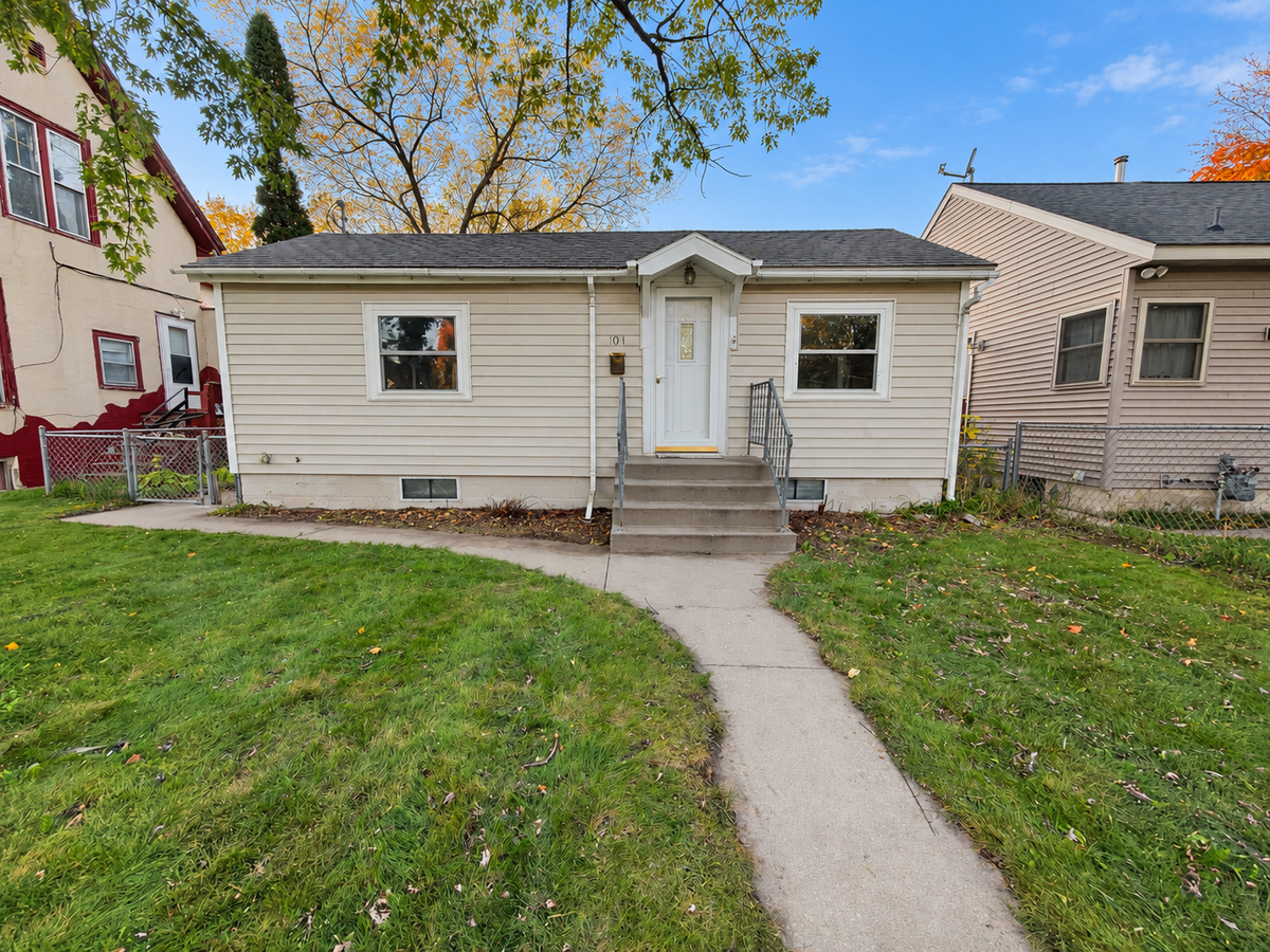 1041 17th Avenue S, Saint Cloud, MN 56301 - #1