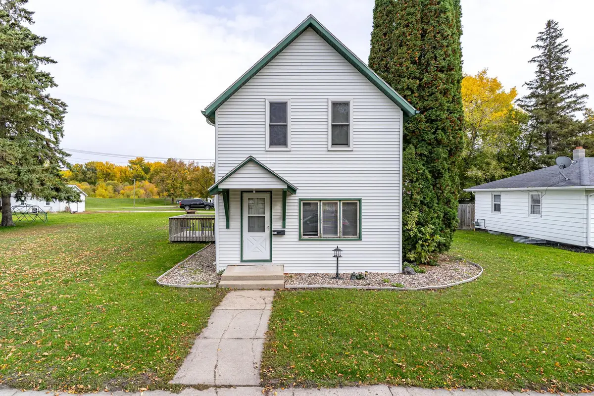 313 Lincoln Avenue, Crookston, MN 56716 - #1