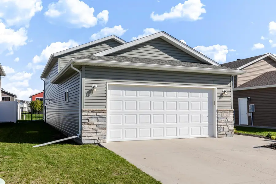 2107 Admiral Drive W, West Fargo, ND 58078 - #2