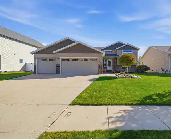 6916 24th Street S, Fargo, ND 58104