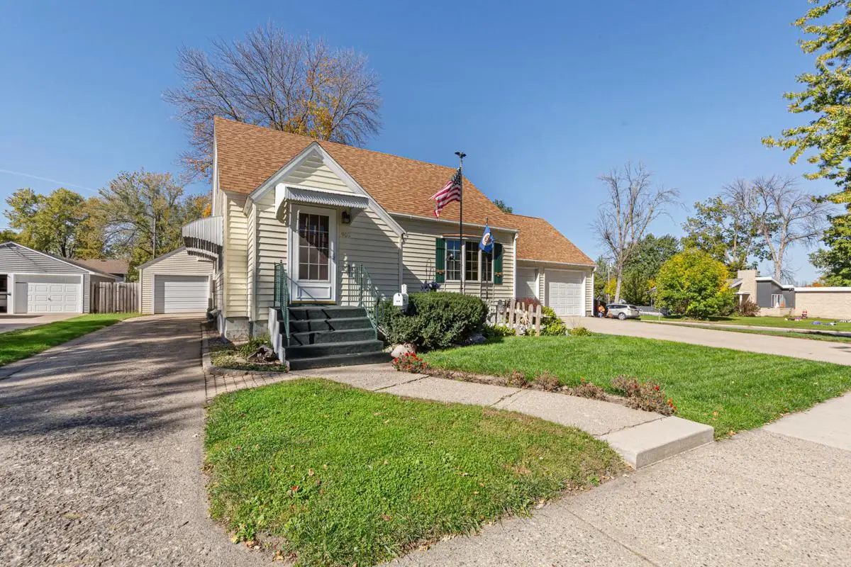 908 8th Avenue Sw, Faribault, MN 55021 - #1