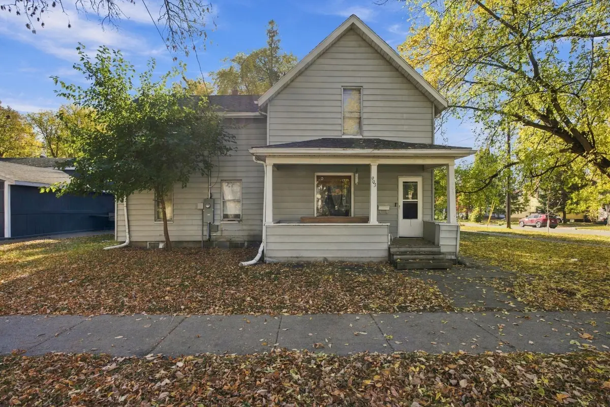 903 7th Avenue S, Moorhead, MN 56560 - #1