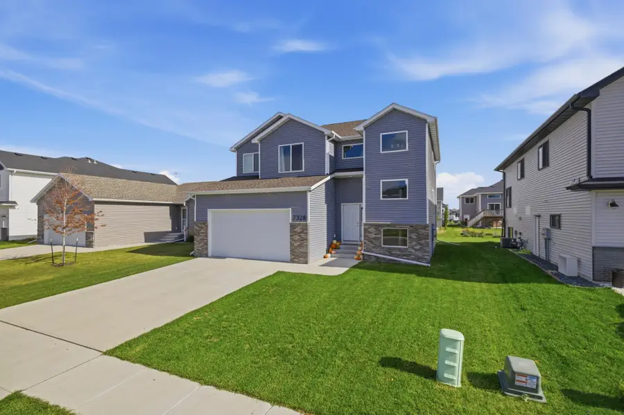 7328 Aquiline Drive S, Fargo, ND 58104 - #2