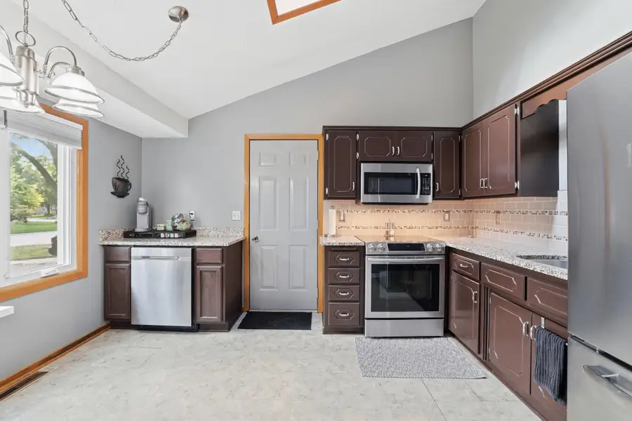 4071 99th Avenue Ne, Circle Pines, MN 55014 - #3
