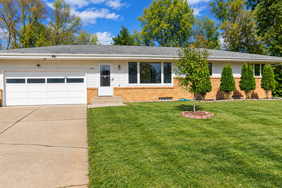 1595 Sandhurst Avenue E, Maplewood, MN 55109 - #2