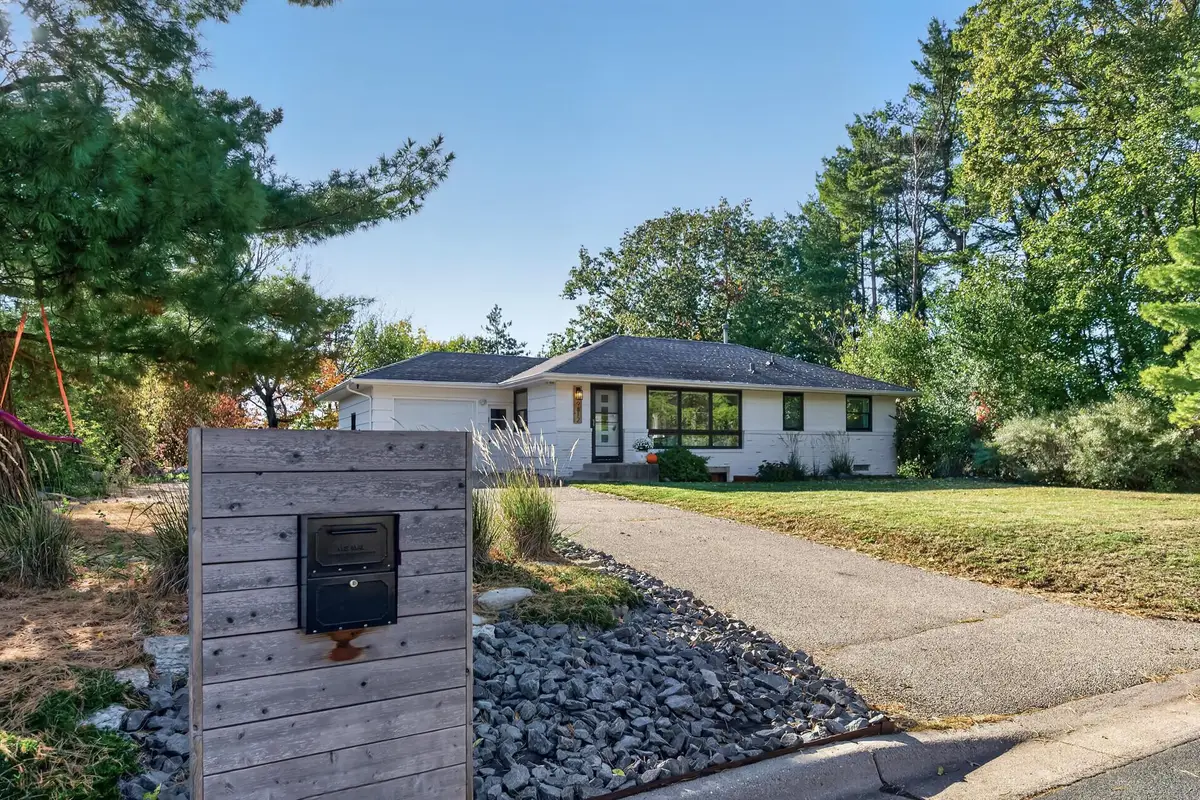 9812 Dellridge Road, Bloomington, MN 55425 - #1
