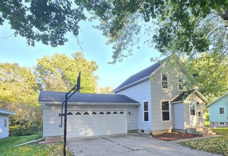 207 Willow Avenue, Owatonna, MN 55060 - #1