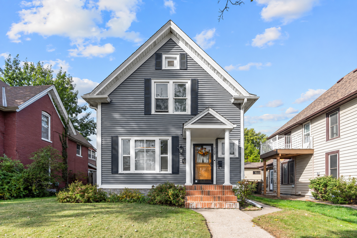 229 4th Avenue N, South Saint Paul, MN 55075 - #1