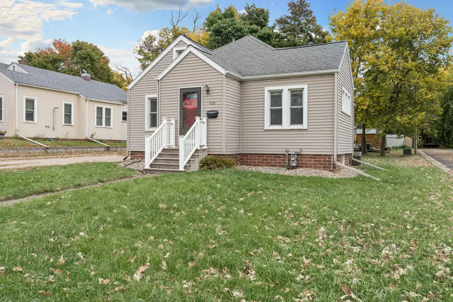 928 Bridge Avenue, Albert Lea, MN 56007 - #3