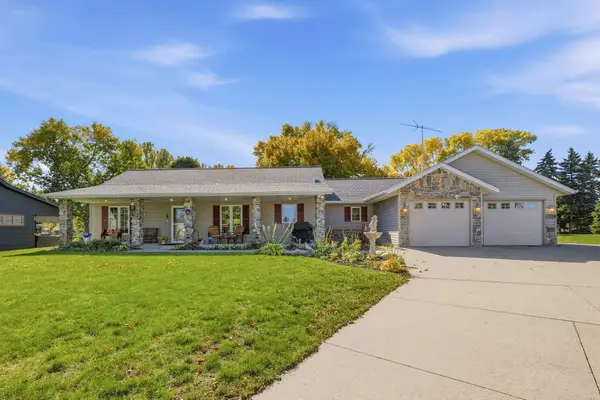 429 Lake Court, Winsted, MN 55395