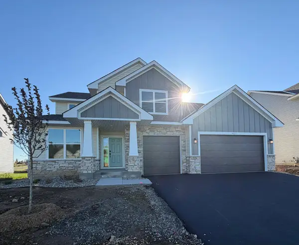 8621 Periwinkle Boulevard, Woodbury, MN 55129