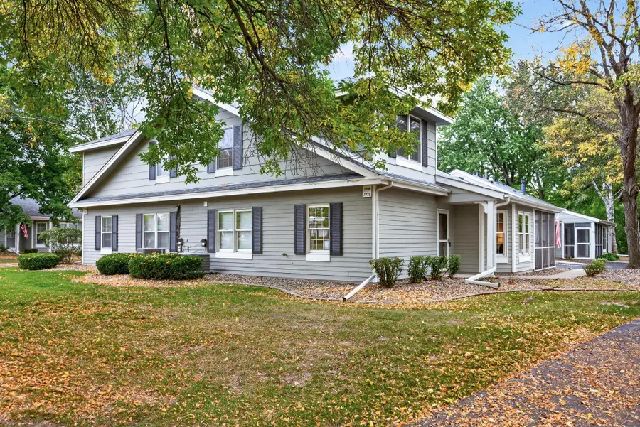 7780 Glenda Court, Apple Valley, MN 55124 - #3