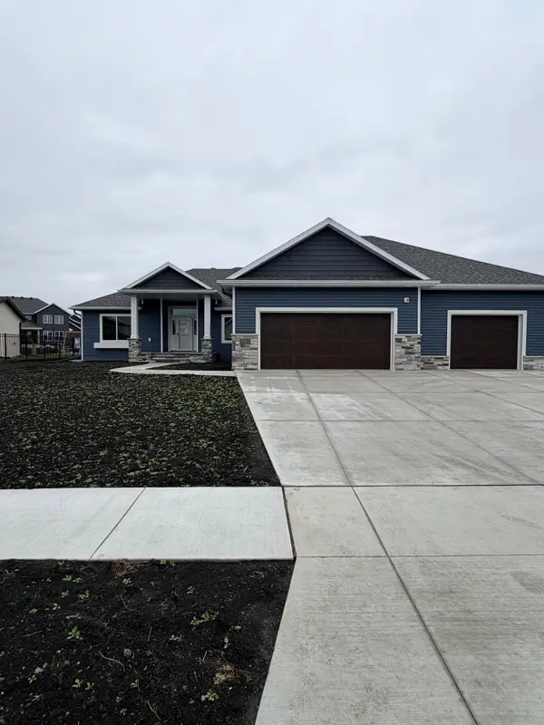 6076 Wildflower Drive S, Fargo, ND 58104