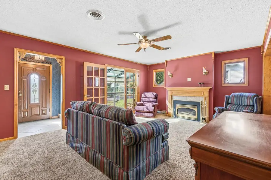 602 W Lyon Street, Marshall, MN 56258 - #2