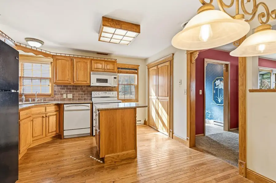 602 W Lyon Street, Marshall, MN 56258 - #3