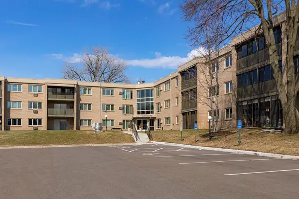 4350 Brookside Court #206, Edina, MN 55436