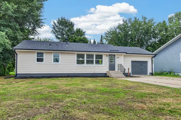 1211 Sunnyside Drive, Farmington, MN 55024
