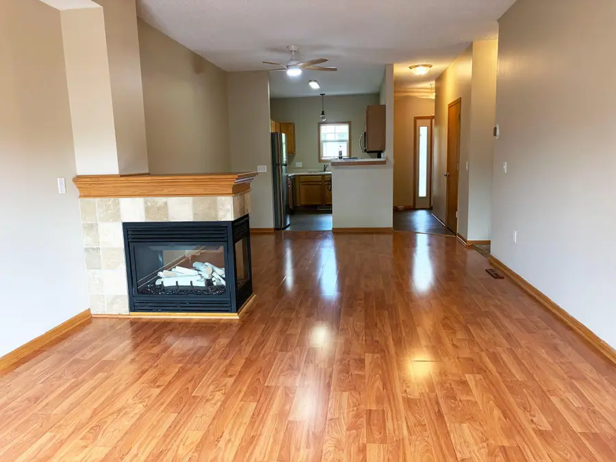 1087 Barclay Street, Saint Paul, MN 55106 - #2