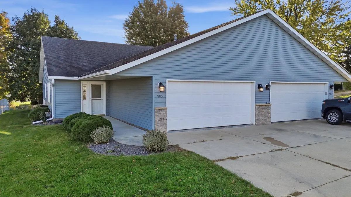 585 Zumbrota Avenue, Zumbrota, MN 55992 - #1