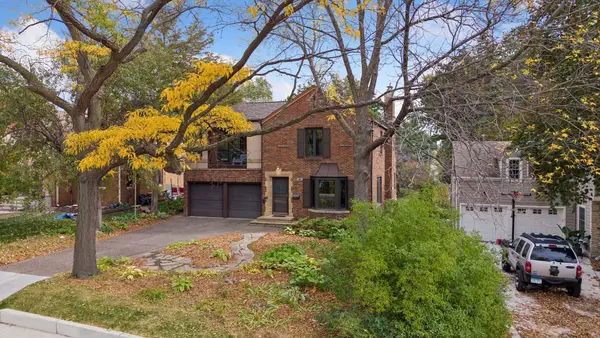 1384 Como Boulevard E, Saint Paul, MN 55117