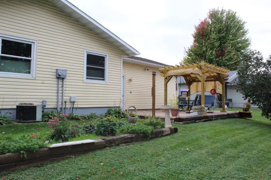220 3rd Avenue Ne, Plainview, MN 55964 - #3