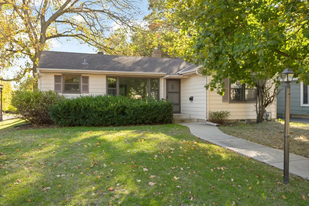 1208 Hoyt Avenue E, Saint Paul, MN 55106 - #1
