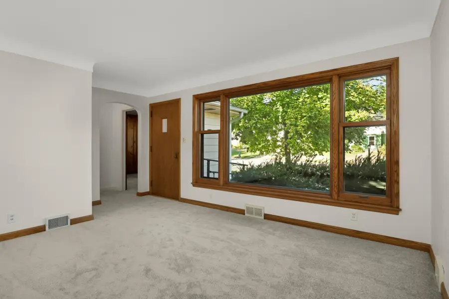 1208 Hoyt Avenue E, Saint Paul, MN 55106 - #2