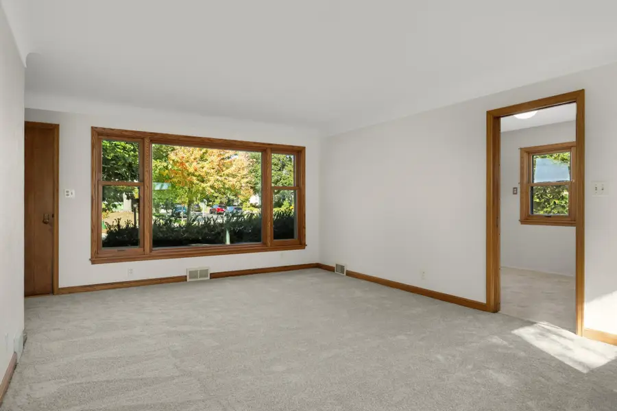 1208 Hoyt Avenue E, Saint Paul, MN 55106 - #3
