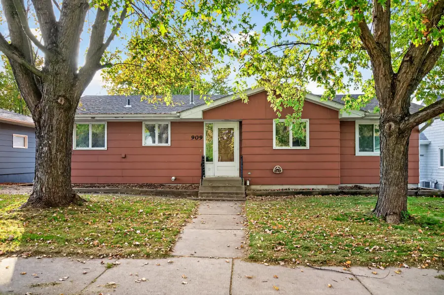 909 7th Avenue, Howard Lake, MN 55349 - #2