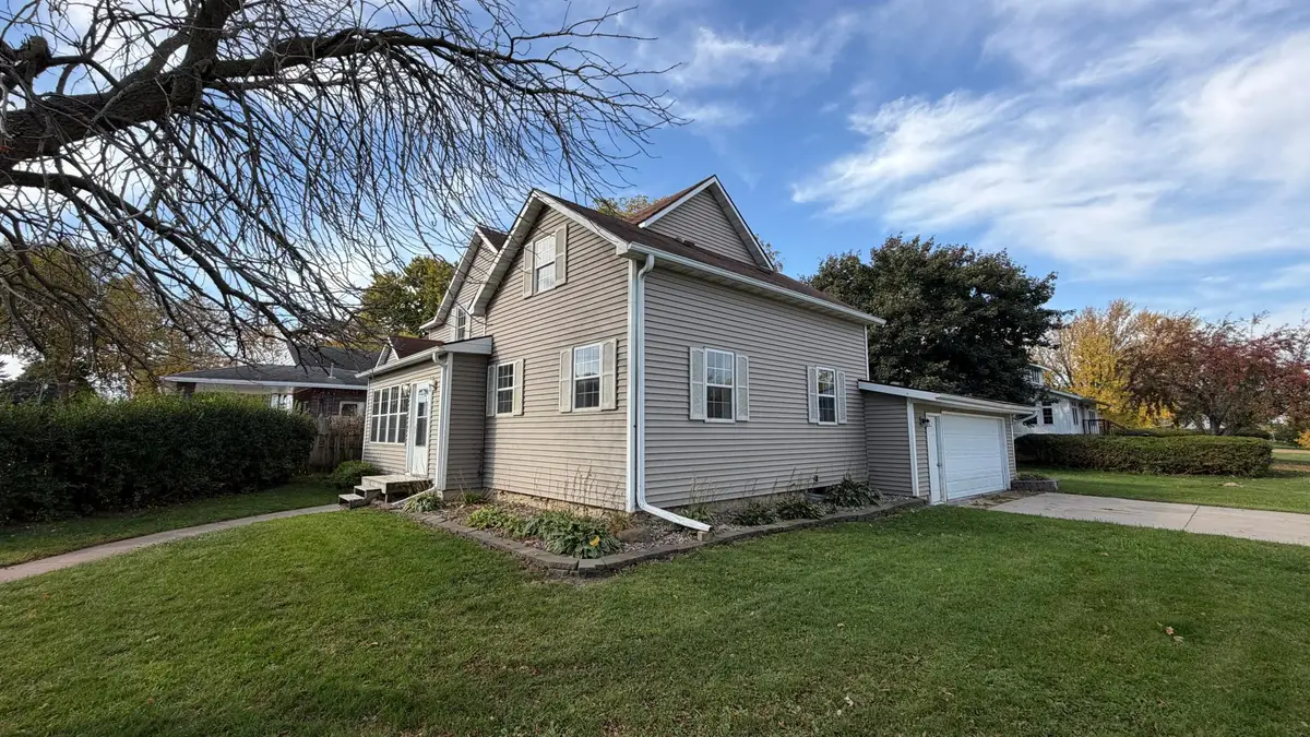 311 Center Avenue S, Eyota, MN 55934 - #1