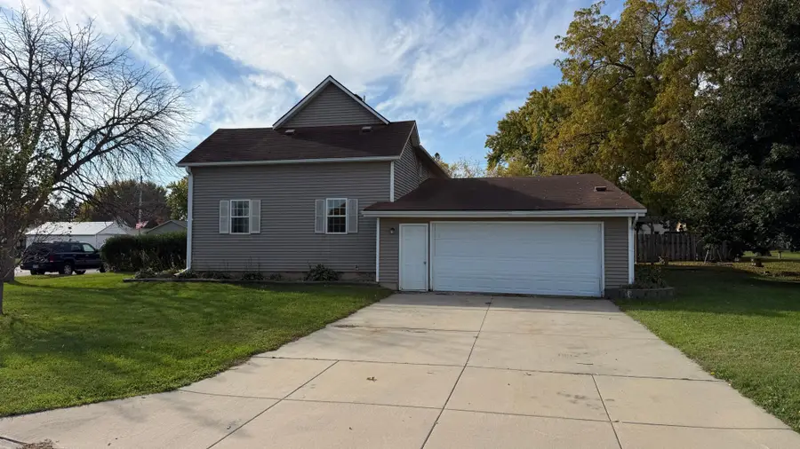 311 Center Avenue S, Eyota, MN 55934 - #2