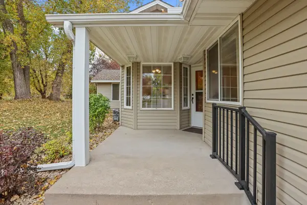 11027 Lincoln Court Ne, Blaine, MN 55434
