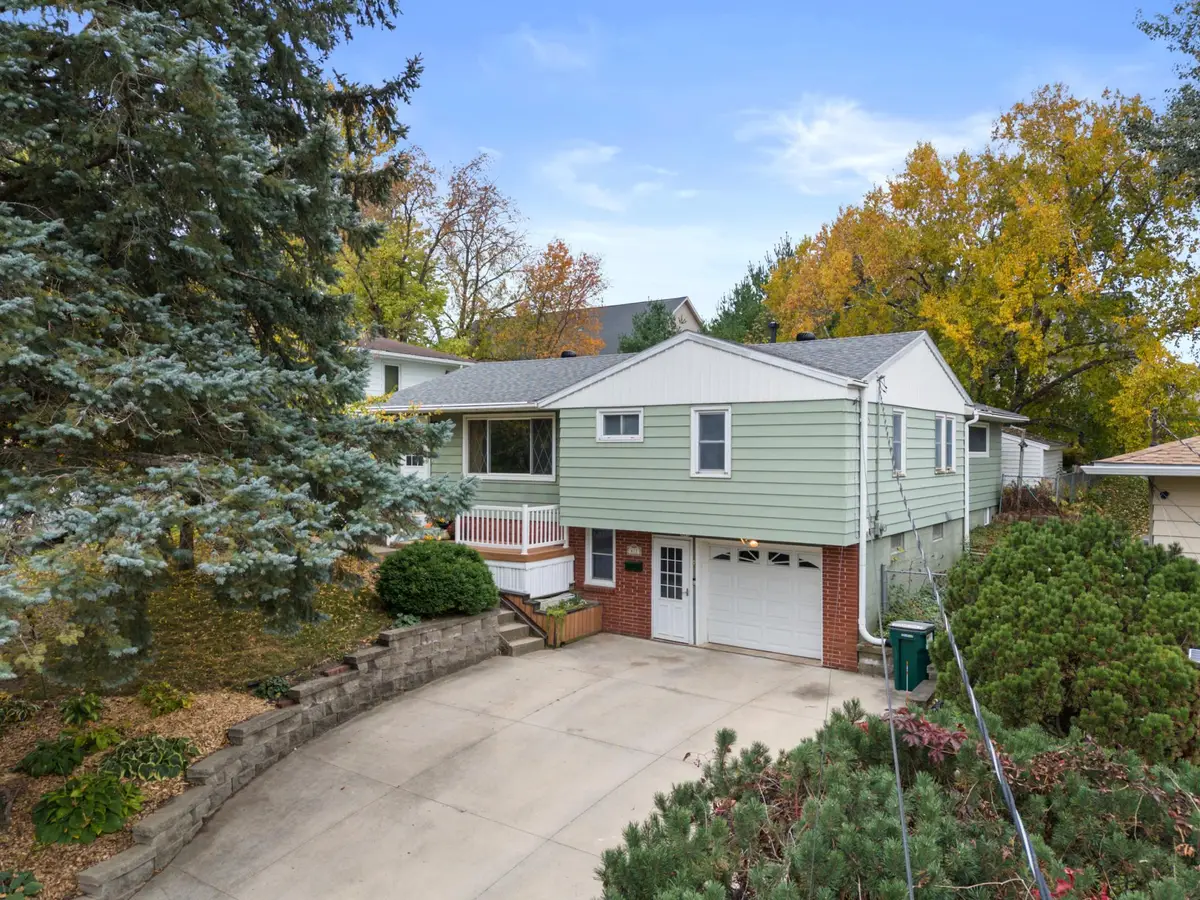 417 21st Avenue Sw, Rochester, MN 55902 - #1