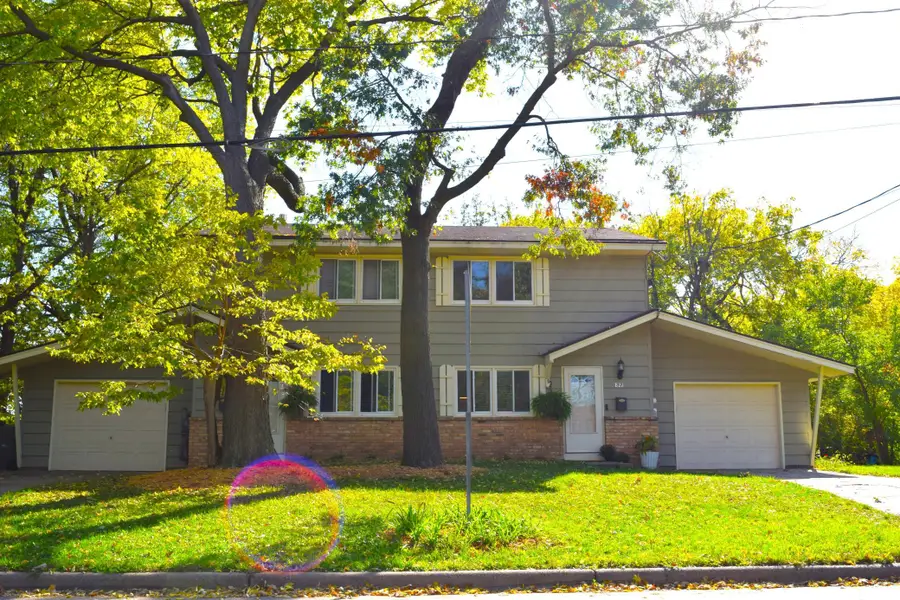 819 & 821 55th Avenue N, Brooklyn Center, MN 55430 - #2