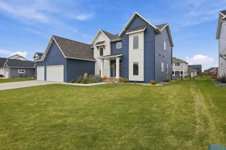 6187 49th Avenue S, Fargo, ND 58104 - #2