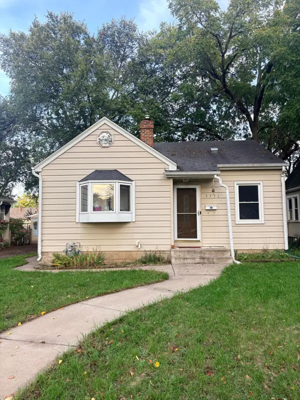 3736 Perry Avenue N, Robbinsdale, MN 55422