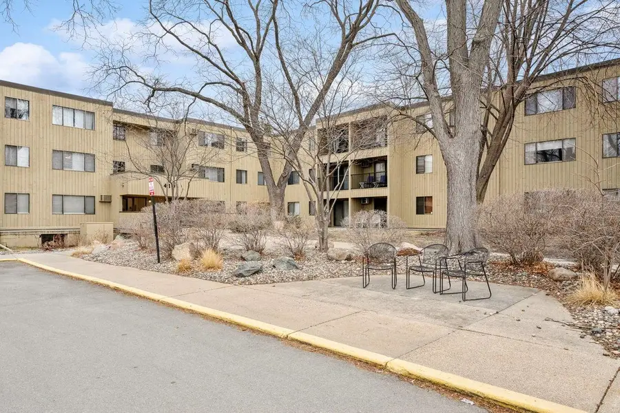 4101 Parklawn Avenue #331, Edina, MN 55435 - #2