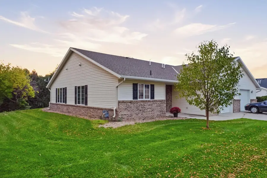 324 Valley View Drive Se, Willmar, MN 56201 - #2