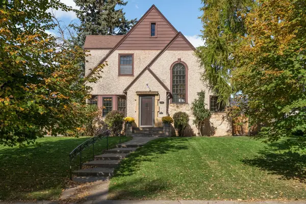 1787 Hillcrest Avenue, Saint Paul, MN 55116
