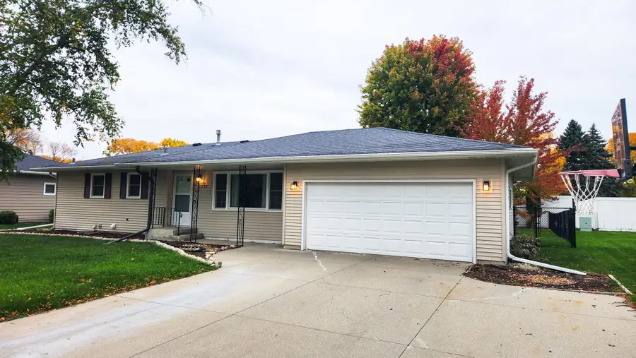 1537 22nd Avenue S, Fargo, ND 58103 - #2