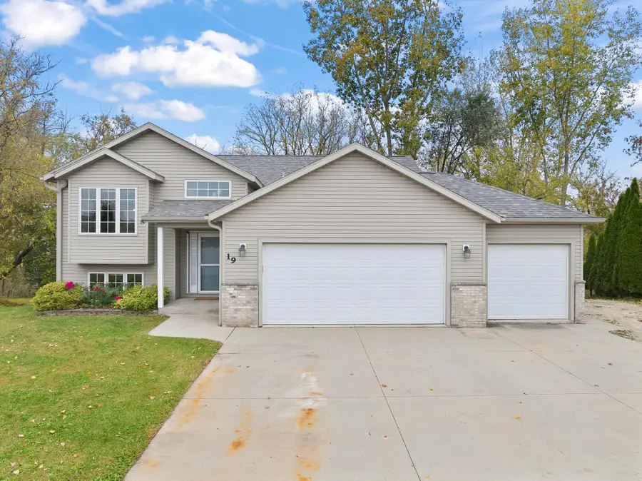 19 Rollins Drive, Elgin, MN 55932 - #2