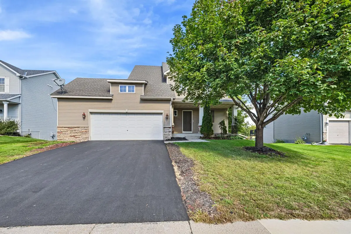 1096 Danube Avenue, Shakopee, MN 55379 - #1