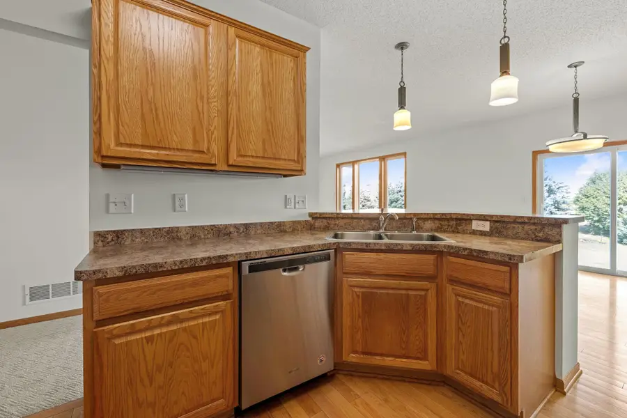 1096 Danube Avenue, Shakopee, MN 55379 - #3