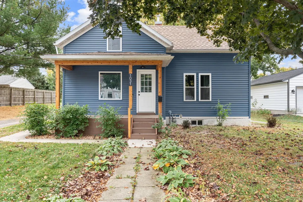 1031 S Cedar Avenue, Owatonna, MN 55060 - #1
