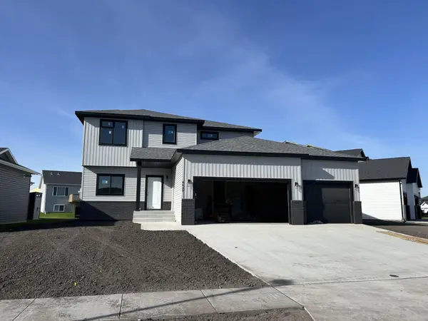 6627 14 Street S, Fargo, ND 58104
