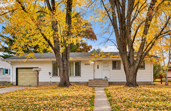 908 12th Avenue Ne, Brainerd, MN 56401